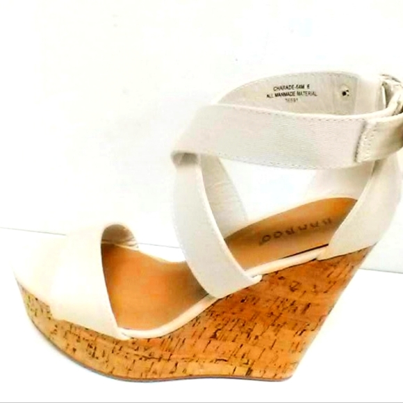 NEW! Cute! Beige Wedge Heel W/ Bow! - Picture 10 of 10